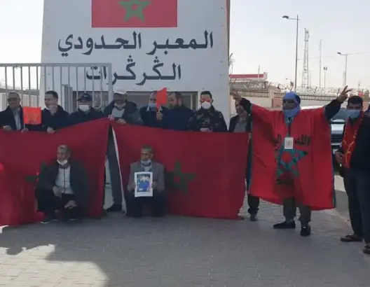 إعلاميو تيزنيت ينظمون رحلة نحو الكركرات ويزرعون شجيرات “الأمل” ببئر كندوز