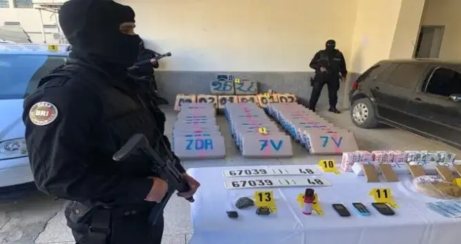 حجز طن و300 كيلوغرام من الحشيش بين وجدة وفاس