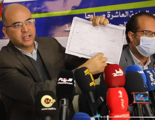 فضيحة….صيدلاني يكشف حقيقة مزاولة صيادلة للمهنة برخص وشهادات مزورة