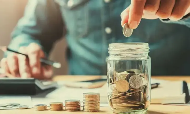 الأسر المغربية تقر بتراجع حاد في المعيشة واستنزاف للمدخرات وارتفاع كبير للبطالة
