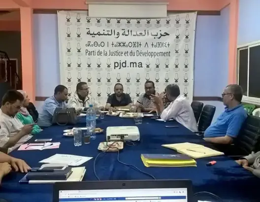“بيجيدي إنزكان” معلقا على استقالة 21 عضوا: المعنيون منهم مطرودين ومديونين للحزب
