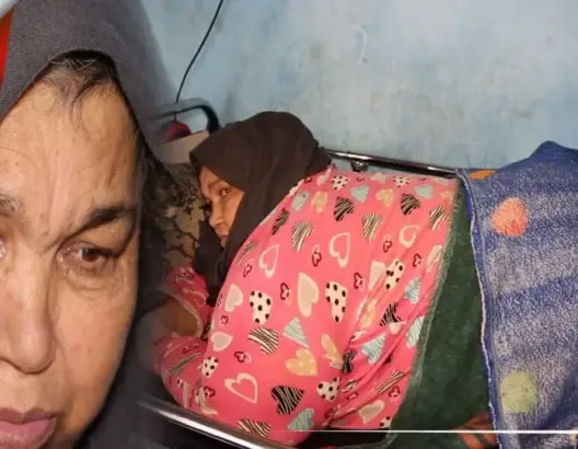 لم تتحرك من مكانها منذ 10 أعوام.. مغربية حوَّلت السمنة حياتها إلى جحيم (فيديو)