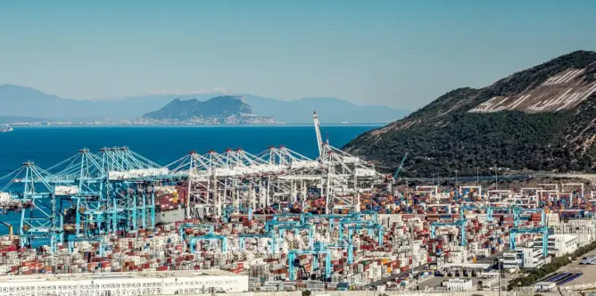 ميناء طنجة المتوسط