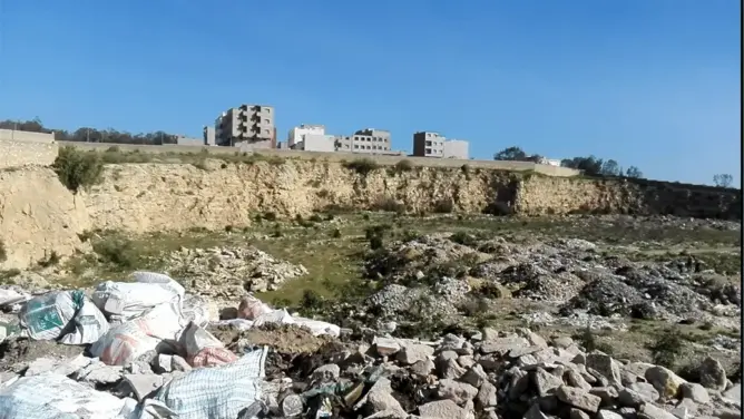 مقلع مهجور بآسفي