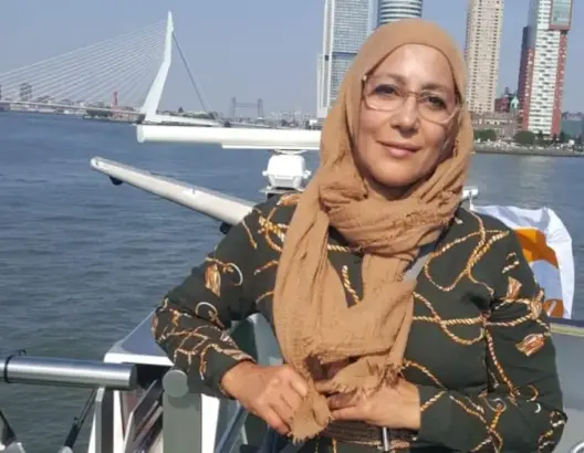 رشيدة.. “سعيدية” رفعت شأن المغربيات بهولندا بالطبخ والخياطة وأعمال البر والإحسان (صور)