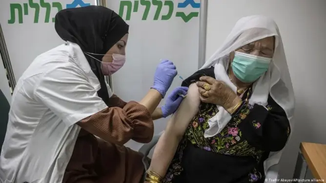 شركة أدوية تعلن تطوير أول لقاح يؤخذ عبر الفم للوقاية من فيروس كورونا