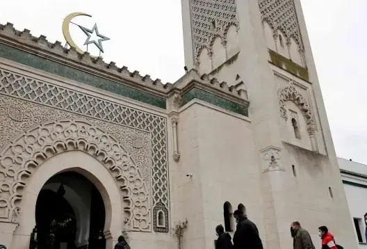 مسجد في باريس، فرنسا