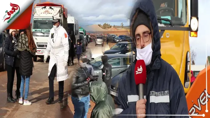 بسبب الثلوج.. مواطنون عالقون بالحاجب وتنظيم السير عبر قوافل باتجاه إفران وأزرو (فيديو)