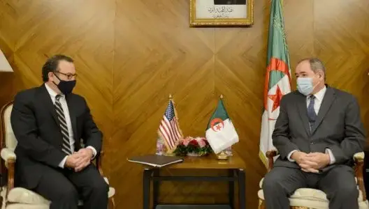مسؤول أمريكي كبير يصفع الجزائر في عقر دارها: مقترح المغرب هو الحل لنزاع الصحراء