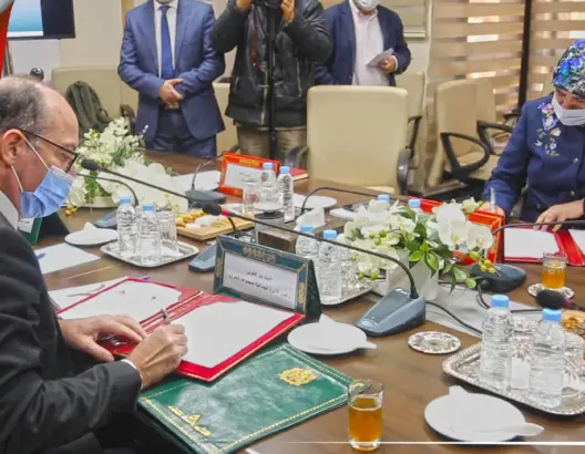 توقيع اتفاقية إطار بين وزارة التضامن والأسرة والعمران