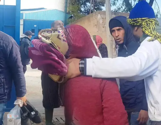 عمال مصنع التصبير بأزمور يعلقون اعتصامهم بعد تدخل عامل الإقليم (فيديو)