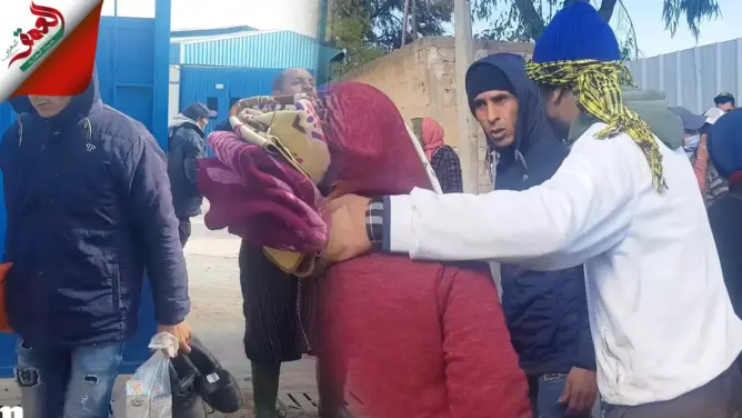 عمال مصنع التصبير بأزمور يعلقون اعتصامهم بعد تدخل عامل الإقليم (فيديو)