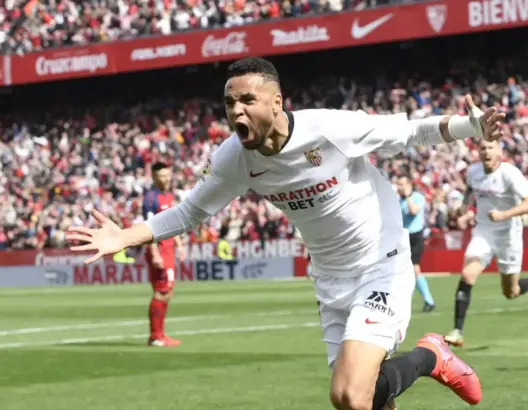 هدف الدولي المغربي النصيري يبقي إشبيلية في سباق الصراع على لقب “الليغا”