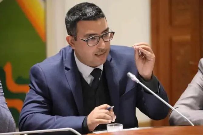 مؤاخذات على بيانات الإسلاميين والقوميين بشأن خطوات المغرب لتعزيز وحدته الوطنية