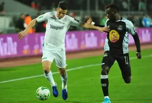 الأمطار وأرضية ملعب “دونور” تتسببان في إقصاء مُرّ للرجاء من دوري أبطال إفريقيا