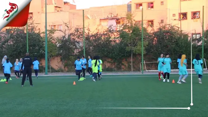 بطموحات عالية ومساع لصدارة المشهد.. شابات بمراكش يجدن ضالتهن في كرة القدم (فيديو)