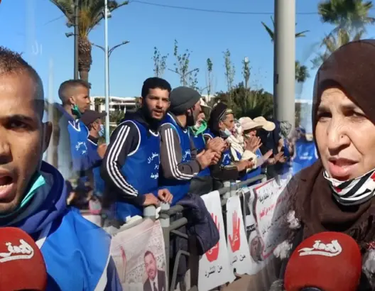قاطنو “كاريان سنطرال” بالبيضاء يحتجون ضد التهميش ويناشدون الملك التدخل لإنصافهم (فيديو)