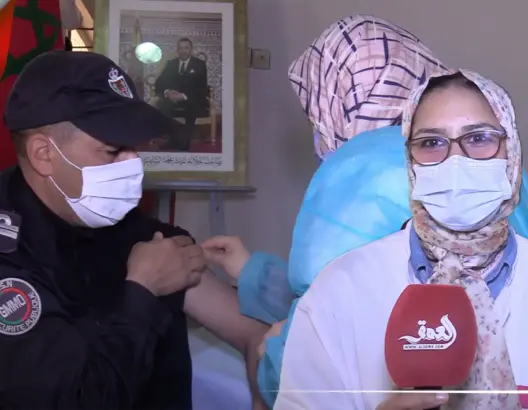وجدة.. رجال الأمن الوطني يتلقون أولى جرعات اللقاح (فيديو)