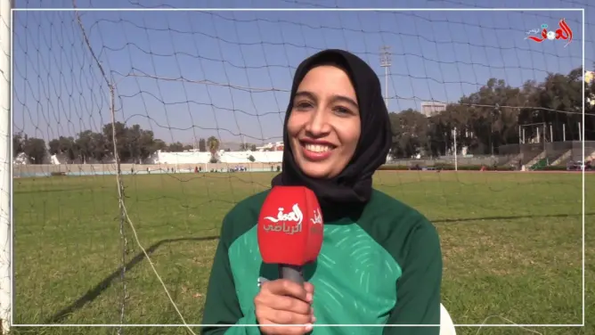 قاضياتُُ بملاعب سوس” ح1.. أمل شابة جمعت بين الأمومة والتدريس والتحكيم (فيديو)