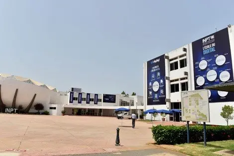 للأسبوع الرابع .. طلبة البريد والموصلات يواصلون الإضراب بسبب “التعليم عن بعد”