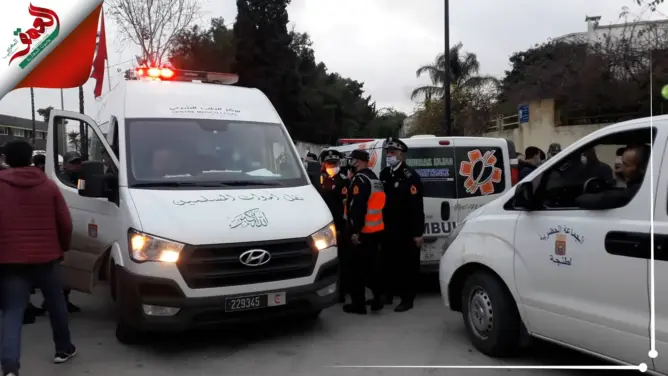من أمام المستشفى.. عائلات ضحايا فاجعة طنجة ينتظرون استلام الجثامين (فديو)