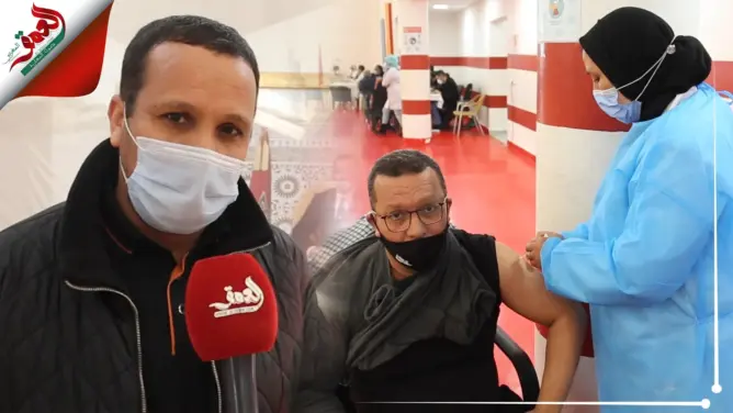 التلقيح متواصل بالمغرب .. أساتذة التعليم الخصوصي بسلا يتلقون الجرعة الأولى من اللقاح (فيديو)