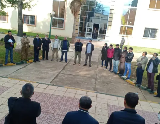 أساتذة وموظفون بكلية الآداب ببني ملال يحتجون ضد حملة “التشهير” بحق زملائهم