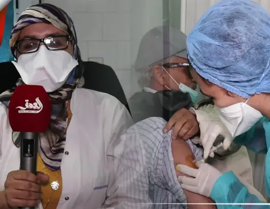 المكناسيون يتوافدون على المراكز الصحية لتلقي الجرعة الأولى من لقاح كورونا (فيديو)