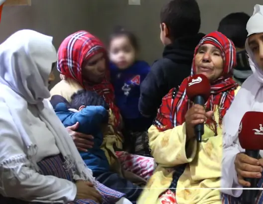 أرملة وأمها و5 أبناء صغار يناشدون المحسنين لمساعدتهم بعد وفاة معيلهم بالسرطان (فيديو)