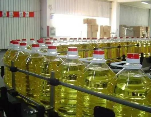 الحكومة تُخضع استيراد وصناعة وتسويق الزيوت النباتية لمقتضيات قانوينة جديدة