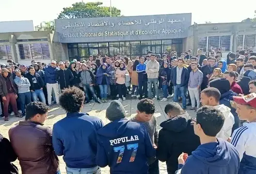 الطلبة المهندسون ينتقدون استمرار “التعليم عن بعد” ويطالبون بـ”تكافؤ الفرص” مع القطاع الخاص