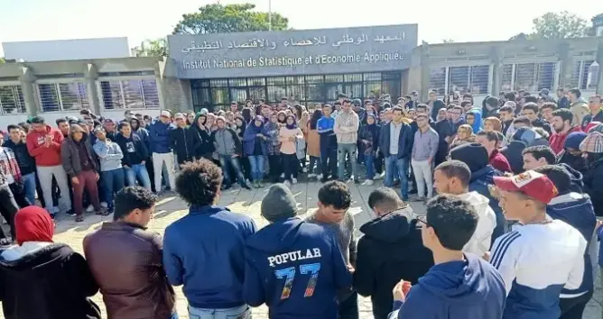 الطلبة المهندسون ينتقدون استمرار “التعليم عن بعد” ويطالبون بـ”تكافؤ الفرص” مع القطاع الخاص
