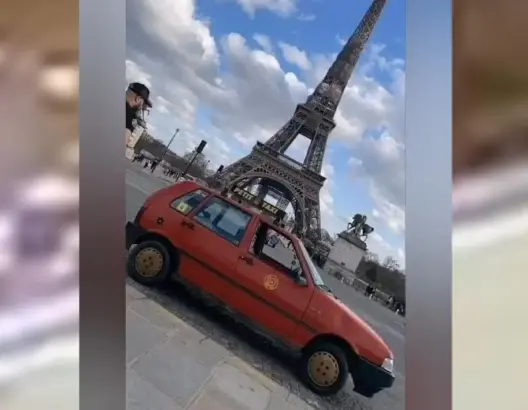 “طاكسي حْمر” يظهر في أشهر شارع بباريس..ومهني بالقطاع: لاعلاقة لها بالمغرب (فيديو)