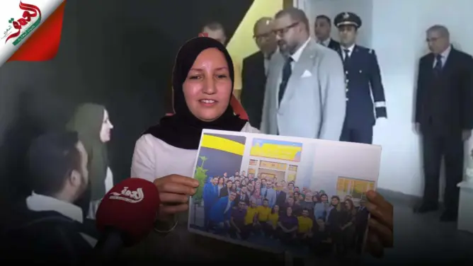 التقت به في أيت ملول .. شابة “كفيفة” تستعطف الملك لتمويل مشروعها (فيديو)