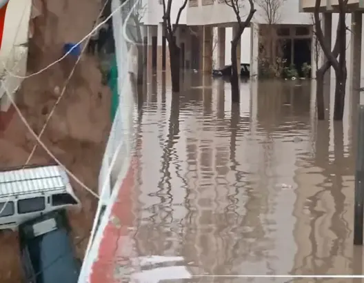 تطوان تتنفس تحت الماء.. السيول تغمر 275 منزلا وتجرف 11 سيارة وتخلف خسائر مادية (فيديوهات)