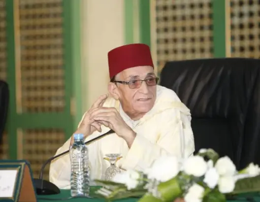 يسف يدعو الخطباء إلى الالتزام بالجلباب والسلهام عند أداء خطبة الجمعة