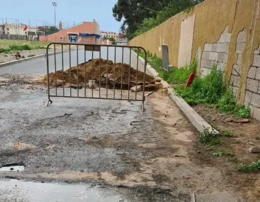 ملعب للبطولة الوطنية بإنزكان بدون مياه للإستحمام  وبنية تحتية مهترئة (صور)