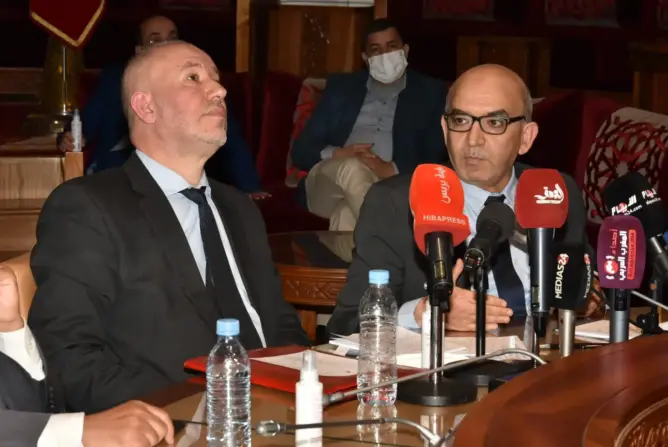فريقا المصباح بالبرلمان يكشفان موقفهما من قانون “الكيف” وتجميد بنكيران لعضويته