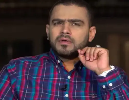 رغم قرار تسليمه للسعودية.. زوجة الحسني: زوجي لا يزال في المغرب