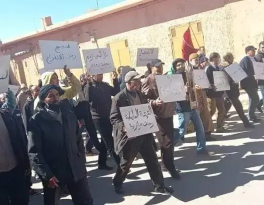 تواصل احتجاجات مزارعي العرجة بفجيج ضد محاولات اقتطاع أراضيهم من طرف الجيش الجزائري