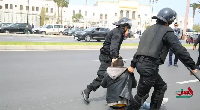 نقابات تعليمية تدعو لإضراب وطني ووقفات احتجاجا على المس بـ”كرامة الأساتذة”