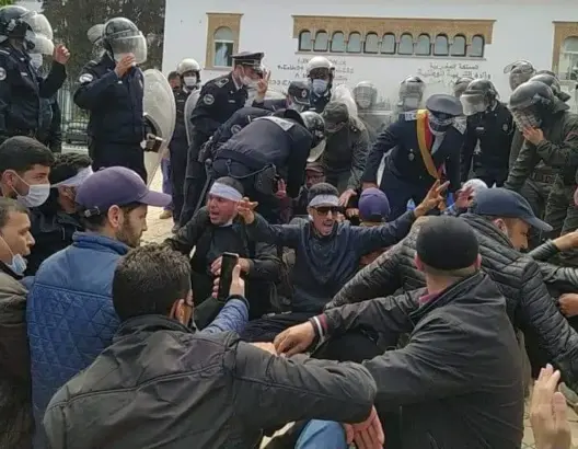 بعد 5 أيام من الاحتجاج.. “حاملو الشهادات” يقررون العودة للرباط الأسبوع المقبل (صور)