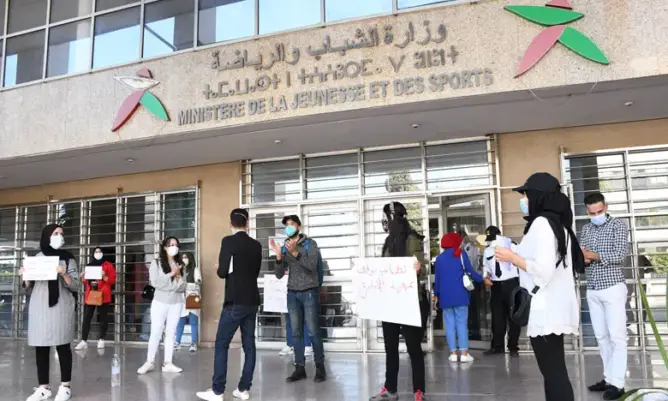 طلبة معهد تكوين الأطر يقررون استئناف الدروس بعد تعهد الفردوس بتحقيق مطالبهم