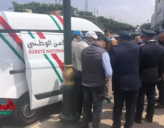 أمن تيزنيت يوقف صاحب لافتة “بدون دعم وبدون شراكة”