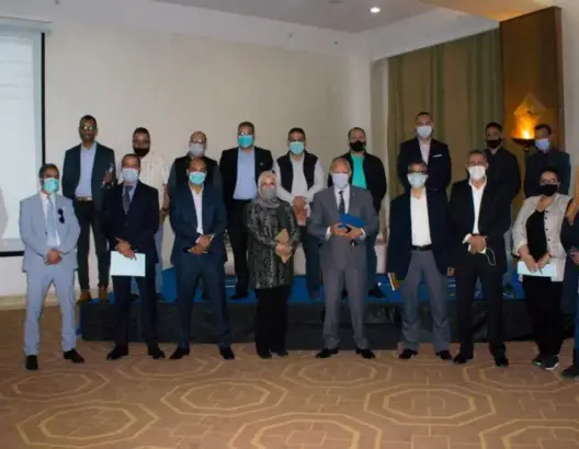 مهنيون يسلطون الضوء على أزمة النقل السياحي وينتقدون تدبير لجنة اليقظة للملف