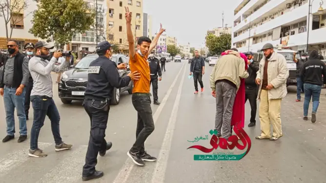 لحظات الإفراج عن 20 أساتذا متعاقدا.. وهذه لائحة التهم الموجهة إليهم (صور وفيديوهات)