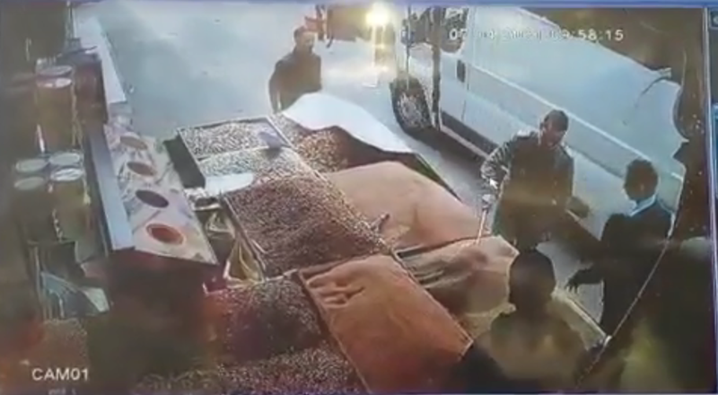 صاحب محلي تجاري داخل قسارية بالبيضاء يشتكي شطط قائد في استعمال السلطة (فيديو)