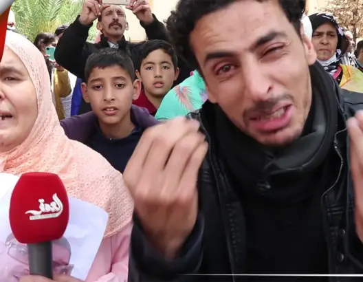 والدة “المنتحر ببوفكران” تحكي تفاصيل الحادث وتوجه رسالة قوية للمسؤولين (فيديو)
