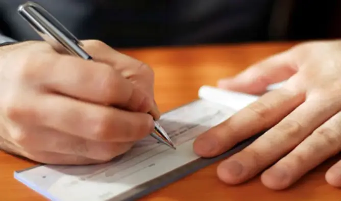 شكاية بخريبكة تتهم شخصا بفرض فوائد خيالية ناهزت 140 مليون سنتيم على شيكات بنكية