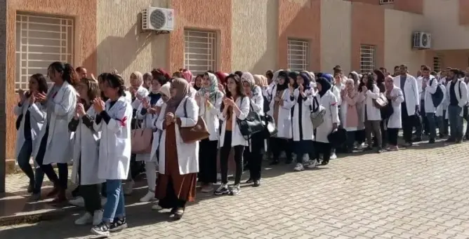 إضفاء صفة “الموظف العمومي” على المتعاقدين وتسوية معاشاتهم يدخلان حيز التنفيذ